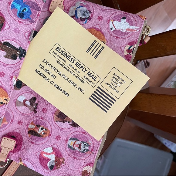 RARE Dooney and Bourke Disney Dogs Crossbody Bag - Picture 5 of 9